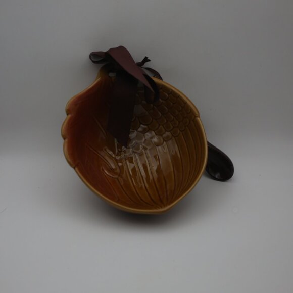Hallmark Autumn Acorn Bowl with Twig Serving Spoon: Fall/Thanksgiving - Picture 4 of 8